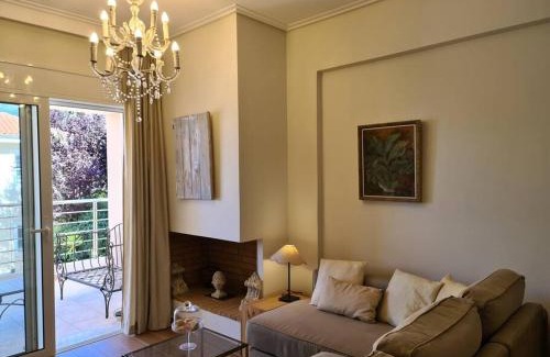 Karavomylos Apartment | Dioni luxury apartment with private entrance