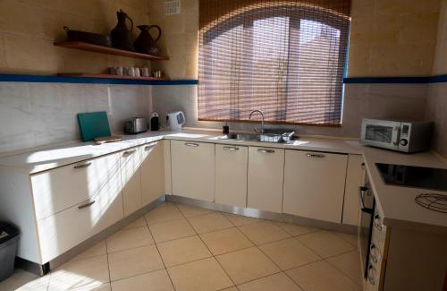 Ta' Għammar House | Dionisia Holiday Home