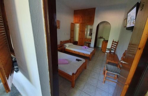 Koukounaries Apartment | Dionisos Studios and Apts Skiathos