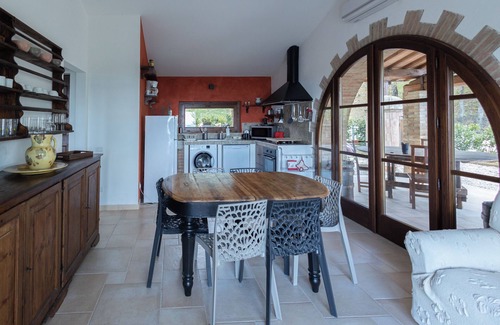 Passignano sul Trasimeno Apartment | Dionysus - Holiday home with 2 bedrooms, garden and terrace