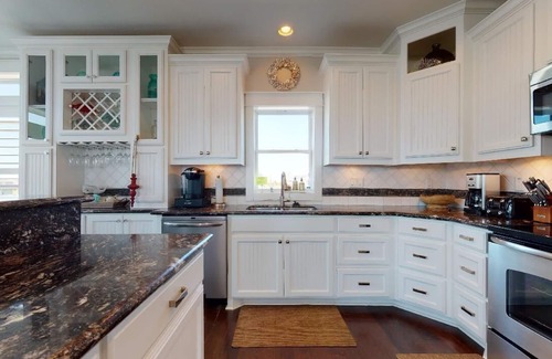 Port Bolivar House | Dip Net: 4 BR, 3 BA House in Crystal Beach, Sleeps 14
