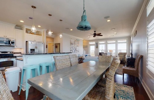 Port Bolivar House | Dip Net: 4 BR, 3 BA House in Crystal Beach, Sleeps 14
