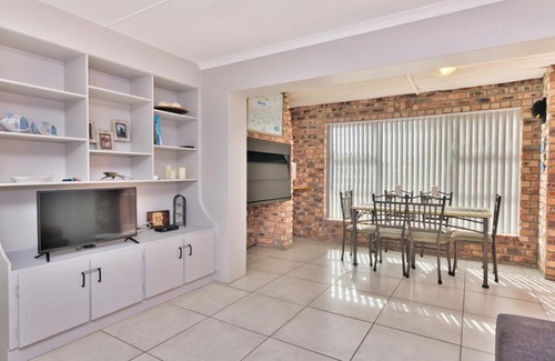 Struisbaai House | Dir-Lo