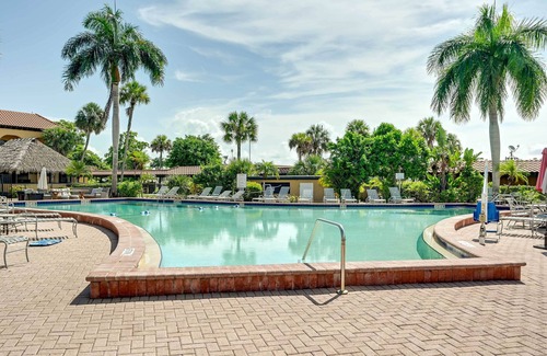 Naples Apartment | Direct 10,000 Islands Access: POI Resort Studio