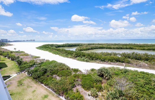 Marco Island Condo | Direct bchfrt 2-bedroom condo in welcoming Marco Island with WiFi, fitness room