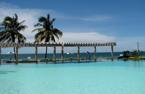 Nong Kae Apartment | Direct Beach Access in downtown Hua Hin, 2-Bedroom fully furnished