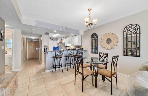 Gulf Shores Condo | DIRECT BEACH FRONT - Heart of Gulf Shores - 4 blocks from T, Sea N Suds on site