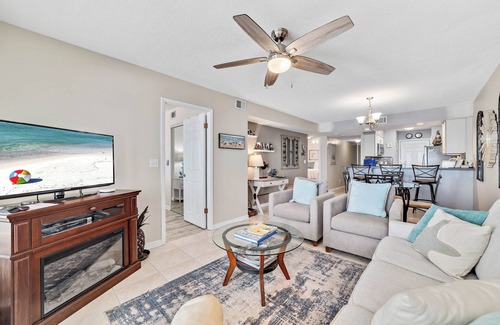 Gulf Shores Condo | DIRECT BEACH FRONT - Heart of Gulf Shores - 4 blocks from T, Sea N Suds on site