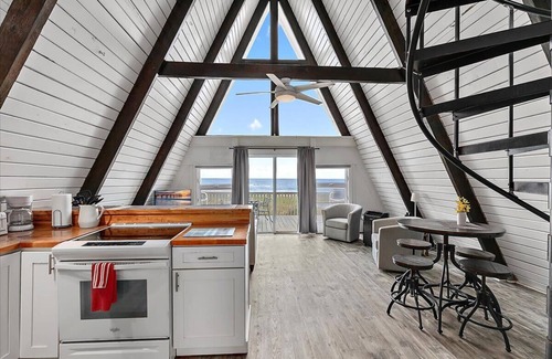 Vilano Beach House | Direct Beach, Views! | Dune House, Captains Fleet