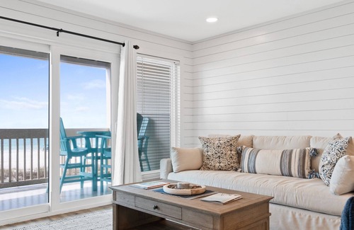 Sunnyside Condo | Direct Beachfront - Pool - Beach Service Incl - Free Activities Incl