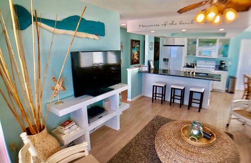 Indian Rocks Beach Condo | Direct Beachfront, Heated Pool, Small Complex, Designer Owned, Quiet Beach