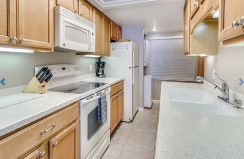 Madeira Beach Condo | DIRECT BEACHFRONT CONDO Pool, Beautifully Renovated 2 Bedroom 4th Floor Balcony.