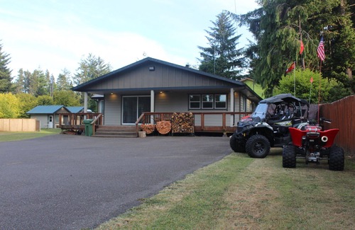 Saunders Lake House | Direct Dune Access Sleeps 10 In House, 6 In BunkHouses - Bath Houses.