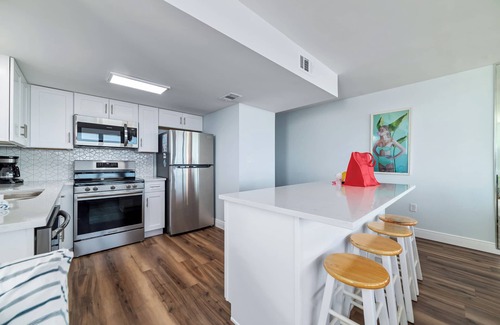 Gulf Shores Condo | DIRECT GULF FRONT, BEACHY DECOR, WEST END UNIT, GREAT FOR YOUR FAMILY!
