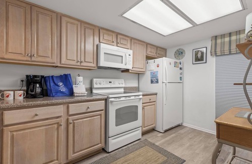 Orange Beach East Condo | DIRECT GULF FRONT UNIT, INCREDIBLE UNCROWDED BEACHES, CONVENIENT LOCATION