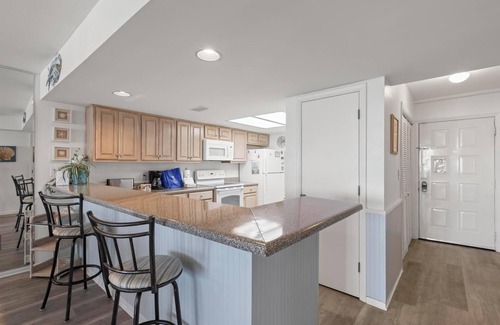 Orange Beach East Condo | DIRECT GULF FRONT UNIT, INCREDIBLE UNCROWDED BEACHES, CONVENIENT LOCATION