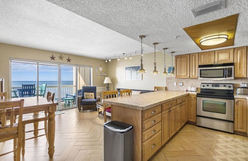 Indian Rocks Beach Condo | 🌊 Direct Gulf Front Escape – Unit #315 at Fifty Gulfside 1BR/1BA Sleeps 2 Indian Rocks Beach, FL