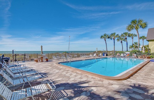 Indian Rocks Beach Condo | DIRECT Gulf Front! NOT Overlooking Pool! Expansive Views of Gulf North & South