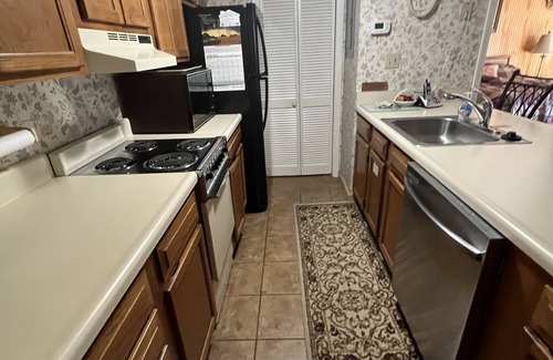 Chalet Village Condo | Direct Mountain Views 2 bedroom 2 bath. Sleeps 4
