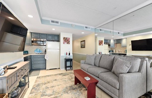 North Ocean City Condo | Direct Ocean Front Golden Sands Efficiency Unit With Indoor & Outdoor Pools!