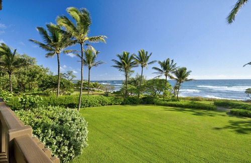 Lihue Condo | Direct Ocean Front, Renovated1 Bdrm Condo with Sweeping Views of the East Shore