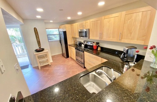 Hutchinson Island South Condo | DIRECT OCEAN FRONT ON BEACH! AMAZING OCEAN VIEW, ELEGANT 2BR/2BA Mthly Discount!