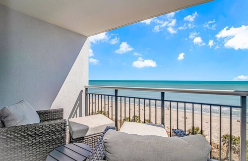 Downtown Myrtle Beach Apartment | Direct Ocean Front Studio Newly Renovated!