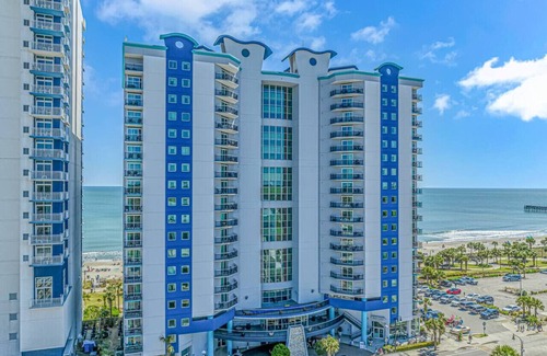 Downtown Myrtle Beach Apartment | Direct Ocean Front Studio Newly Renovated!