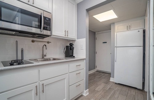 Myrtle Beach Condo | DIRECT OCEAN FRONT STUDIO - ON THE GOLDEN MILE!