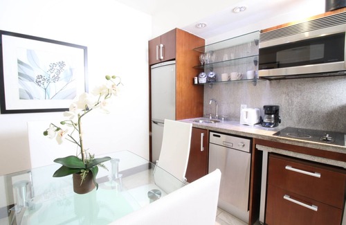 South Beach Apartment | Direct Ocean View 1 Bedroom Suite - Roof-Top Pool - Ocean Drive - South Beach