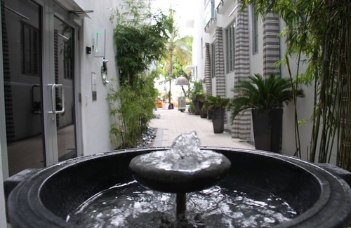 South Beach Apartment | Direct Ocean View 1 Bedroom Suite - Roof-Top Pool - Ocean Drive - South Beach