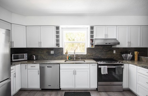 Cudjoe Key House | Direct Ocean View! 5 Bed/3 Bath with room for everyone. Large pool and Dock!