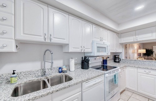 Port Canaveral Condo | Direct oceanfront w/putting green.