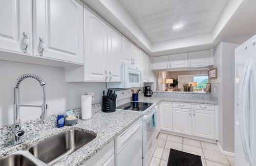 Port Canaveral Condo | Direct oceanfront w/putting green.