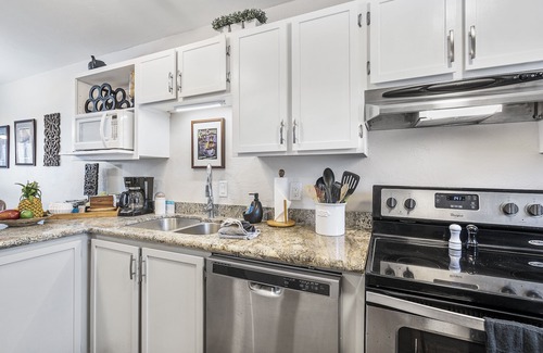 Kailua-Kona Condo | Direct Oceanfront Condo: New Remodel, AC, Tidepools, Sunsets, Turtles & Surfers