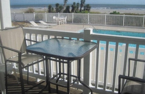 Myrtle Beach Condo | Direct Oceanfront - Shore Dr. -2 BR 2 Bath Overlooks Pool