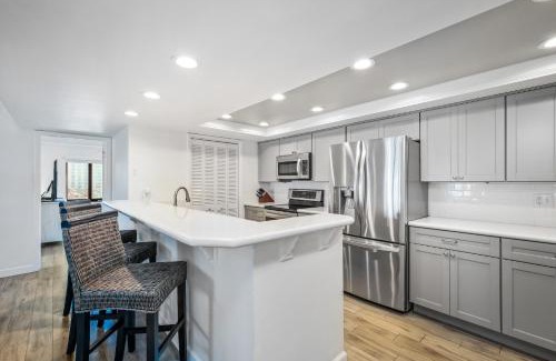 Ormond-by-the-Sea House | Direct Oceanfront Southeast Corner Condo, Large Balcony, Heated Pool, Garage Parking