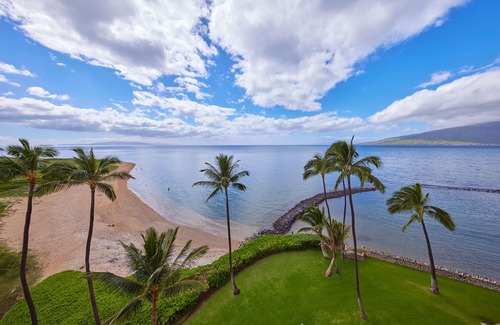 Kihei Condo | Direct oceanfront steps from the beach, pool, bbqs and sunsets.!