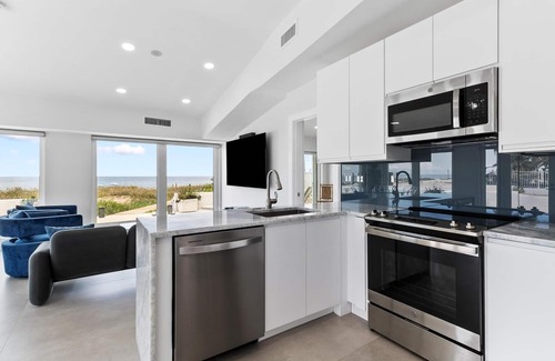 Pompano Beach House | Direct Oceanfront Beach House - Resort Style Stay! - with a 360 ocean view!