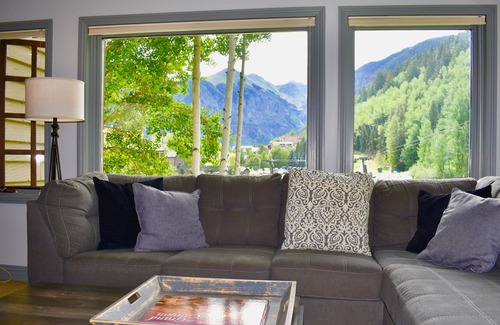 Telluride Condo | Direct Slopeside - In Town