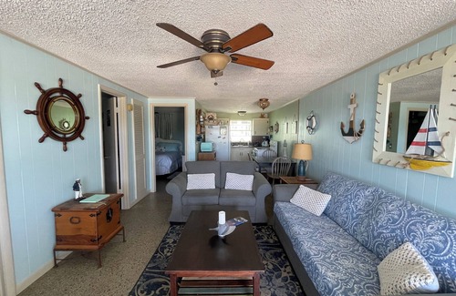 Laguna Beach Apartment | Directly across the street from the Gulf! 2/1 sleeps 4 adults max and 5 total.