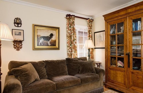Golden Rectangle House | Directly across from Carmel Beach - walk to town.
