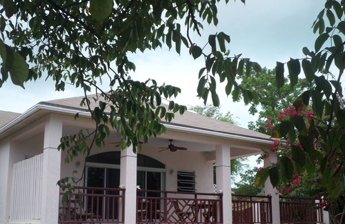 Great Exuma Apartment | DIRECTLY on HOOPERS BAY BEACHFRONT 2 BED/2 BATH APT with STARLINK fast WIFI