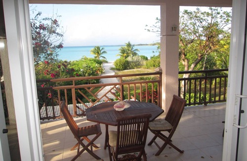 Great Exuma Apartment | DIRECTLY on HOOPERS BAY BEACHFRONT 2 BED/2 BATH APT with STARLINK fast WIFI