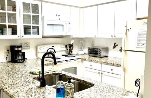Fort Walton Beach Condo | Directly on the beach Tiki Beach unit 22 WOW,
