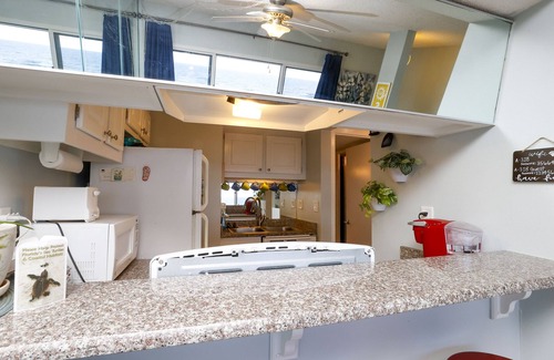 Sunnyside Condo | Directly ON THE BEACH! Great Views! Tower Unit!