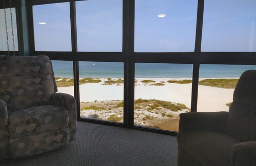 Sand Key Condo | Directly on the Beach! 139 special September 2025 2 week min