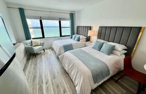 Mid Beach Apartment | Directly on the Beach with Pool & Ocean View