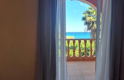 Pylos-Nestoras Apartment | Directly on the fine Memi sandy beach located studio with sea view.