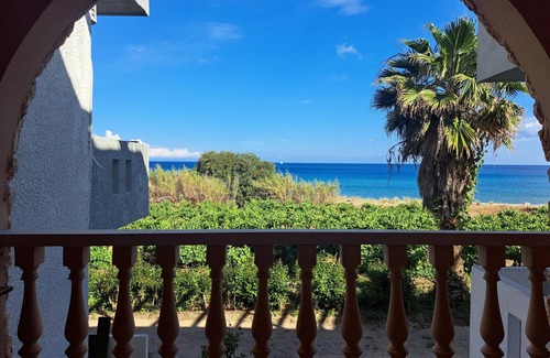 Pylos-Nestoras Apartment | Directly on the fine Memi sandy beach located studio with sea view.